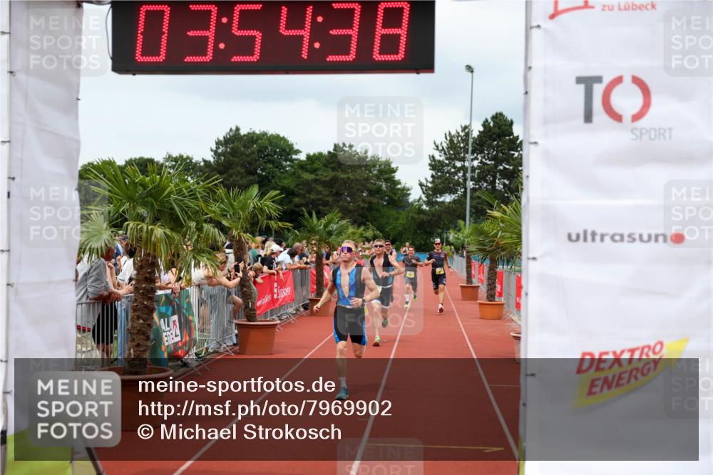 15.06.2025 - 7 Türme Triathlon Michael Strokosch http://msf.ph/oto/7969902 15.06.2025 13:54:38 Ziel 701, 901, 913, 1116 meine-sportfotos.de