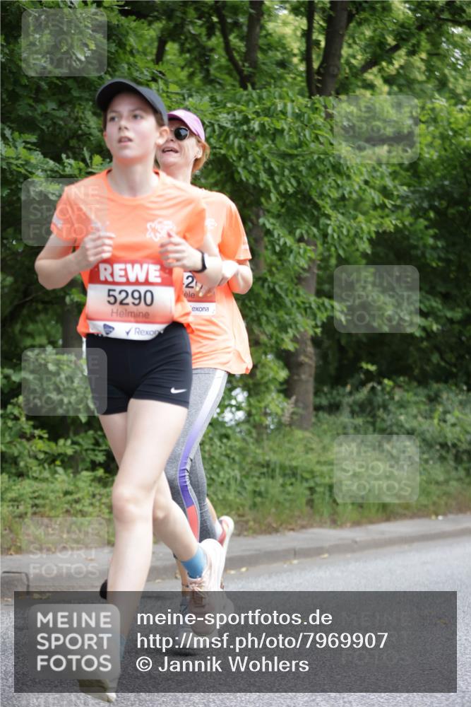 15.06.2025 - REWE Women's Run Jannik Wohlers http://msf.ph/oto/7969907 15.06.2025 10:05:01 Laufen 5290, 2 meine-sportfotos.de
