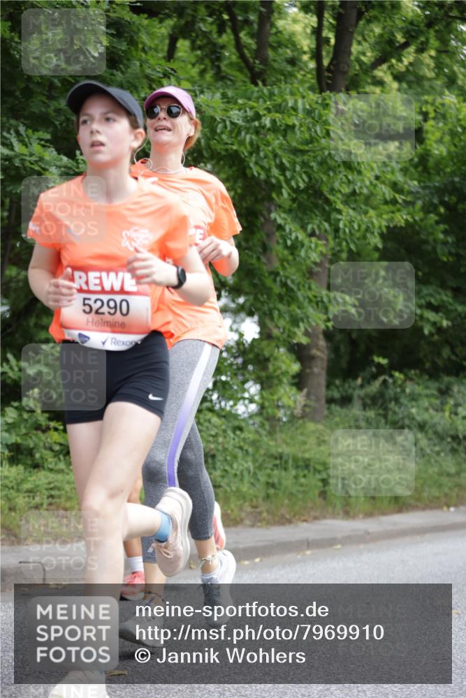 15.06.2025 - REWE Women's Run Jannik Wohlers http://msf.ph/oto/7969910 15.06.2025 10:05:01 Laufen 5290 meine-sportfotos.de
