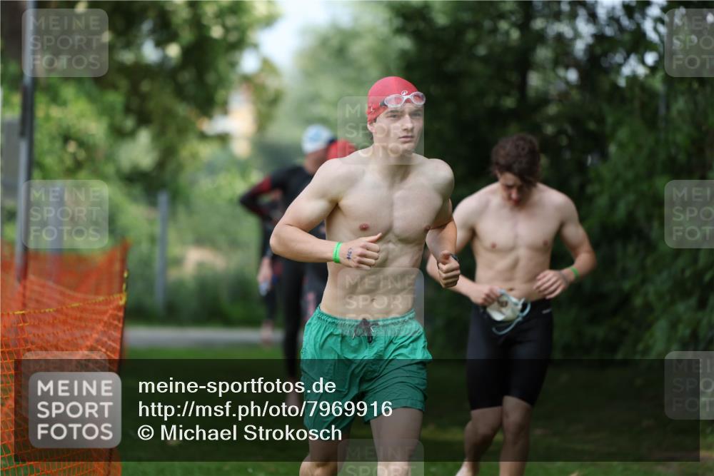 15.06.2025 - 7 Türme Triathlon Michael Strokosch http://msf.ph/oto/7969916 15.06.2025 12:57:05 Schwimmen 774, 889, 910, 915, 988, 1031, 1033, 1049, 1064, 1074, 1087, 1095, 1116, 1136, 1164, 1166, 1167 meine-sportfotos.de