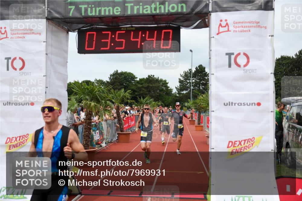 15.06.2025 - 7 Türme Triathlon Michael Strokosch http://msf.ph/oto/7969931 15.06.2025 13:54:39 Ziel 701, 901, 913, 919, 1116 meine-sportfotos.de