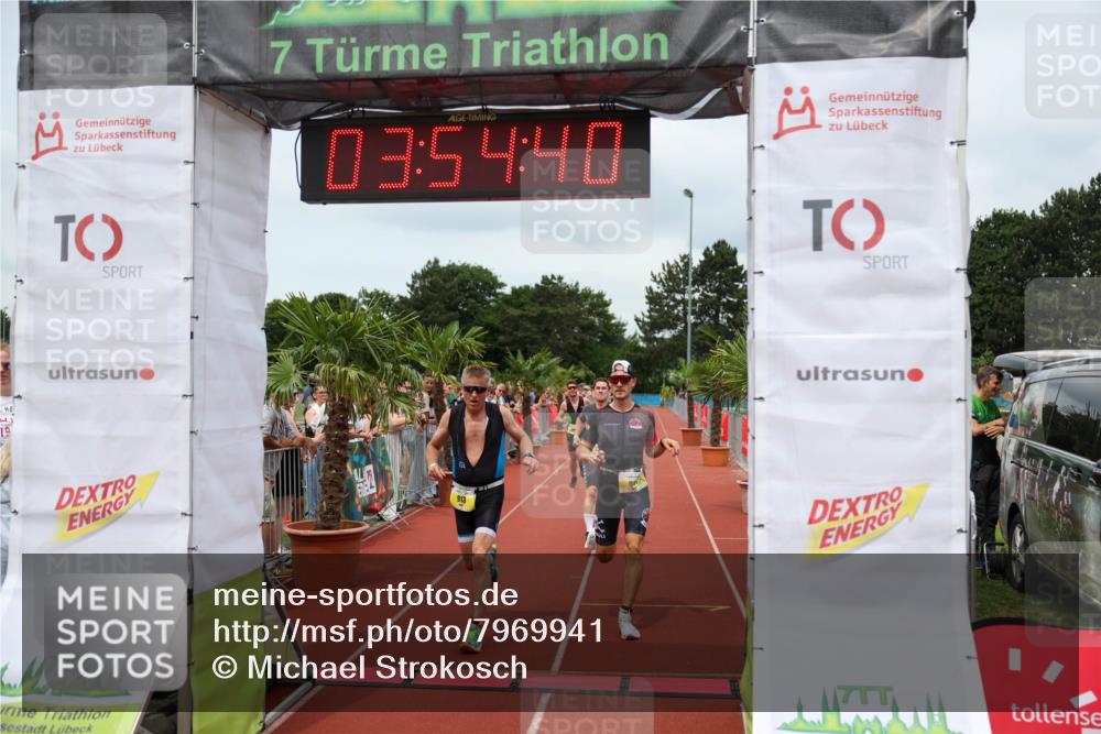 15.06.2025 - 7 Türme Triathlon Michael Strokosch http://msf.ph/oto/7969941 15.06.2025 13:54:40 Ziel 701, 901, 913, 919, 1116 meine-sportfotos.de