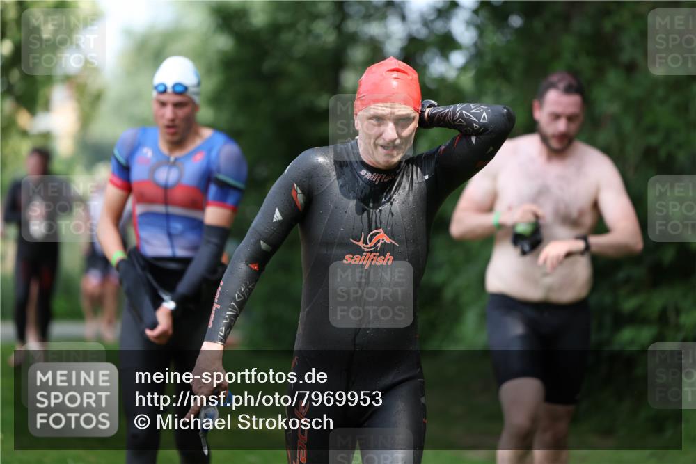 15.06.2025 - 7 Türme Triathlon Michael Strokosch http://msf.ph/oto/7969953 15.06.2025 12:57:09 Schwimmen 736, 774, 889, 910, 913, 915, 988, 1031, 1033, 1049, 1064, 1074, 1087, 1095, 1114, 1116, 1136, 1164, 1166, 1167 meine-sportfotos.de