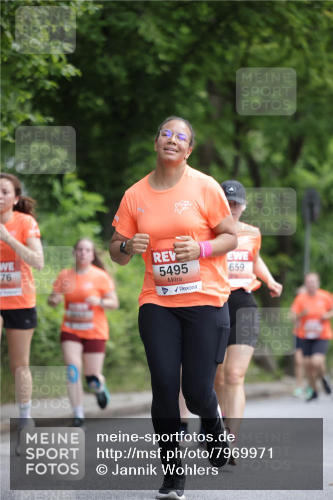 15.06.2025 - REWE Women's Run Jannik Wohlers http://msf.ph/oto/7969971 15.06.2025 10:05:05 Laufen 76, 5495, 659 meine-sportfotos.de