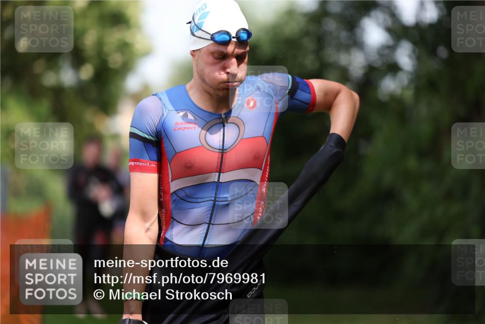 15.06.2025 - 7 Türme Triathlon Michael Strokosch http://msf.ph/oto/7969981 15.06.2025 12:57:11 Schwimmen 736, 774, 889, 910, 913, 915, 988, 1031, 1033, 1049, 1064, 1074, 1087, 1095, 1114, 1116, 1136, 1164, 1166, 1167 meine-sportfotos.de