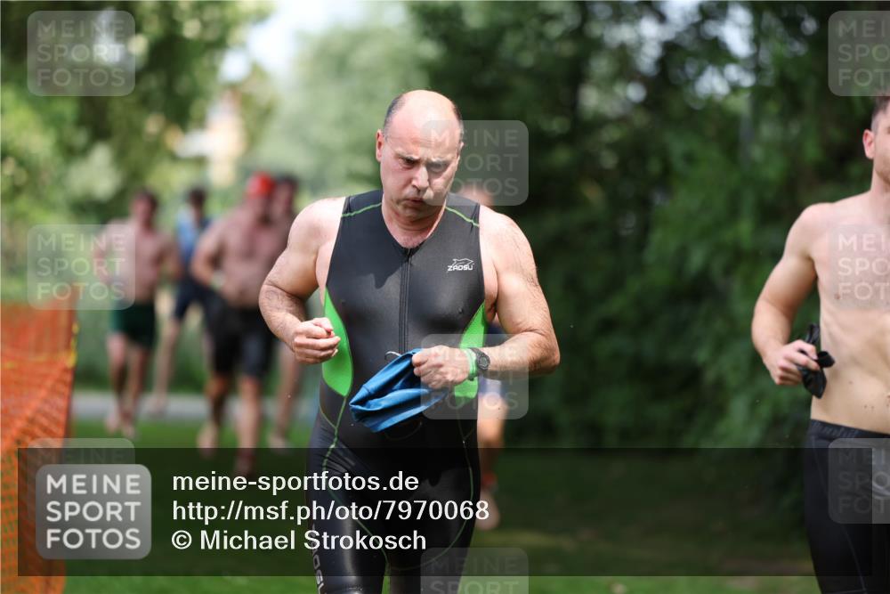 15.06.2025 - 7 Türme Triathlon Michael Strokosch http://msf.ph/oto/7970068 15.06.2025 12:57:20 Schwimmen 709, 736, 774, 793, 857, 889, 913, 915, 944, 986, 988, 1031, 1033, 1047, 1049, 1055, 1064, 1087, 1095, 1114, 1116, 1117, 1136, 1142, 1164, 1166, 1167 meine-sportfotos.de