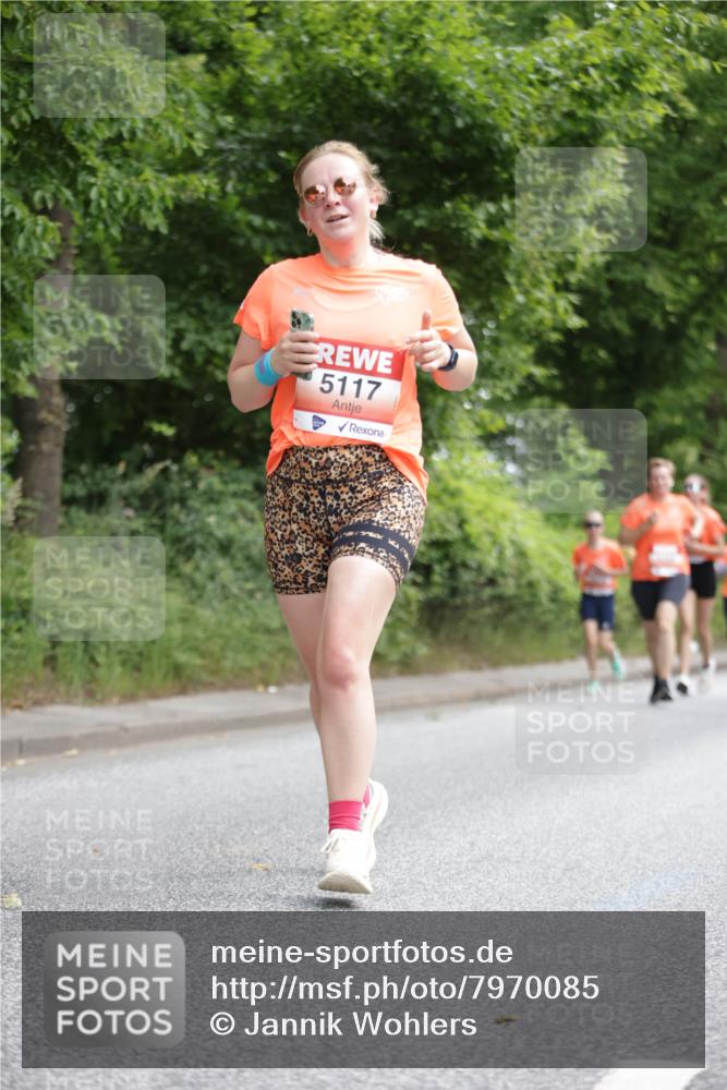 15.06.2025 - REWE Women's Run Jannik Wohlers http://msf.ph/oto/7970085 15.06.2025 10:05:10 Laufen 5117 meine-sportfotos.de
