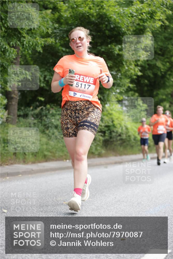 15.06.2025 - REWE Women's Run Jannik Wohlers http://msf.ph/oto/7970087 15.06.2025 10:05:10 Laufen 5117 meine-sportfotos.de