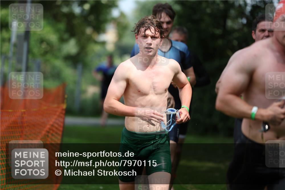 15.06.2025 - 7 Türme Triathlon Michael Strokosch http://msf.ph/oto/7970115 15.06.2025 12:57:26 Schwimmen 709, 736, 774, 793, 857, 889, 913, 944, 986, 1031, 1047, 1049, 1055, 1064, 1087, 1114, 1116, 1117, 1121, 1136, 1142, 1164, 1166 meine-sportfotos.de
