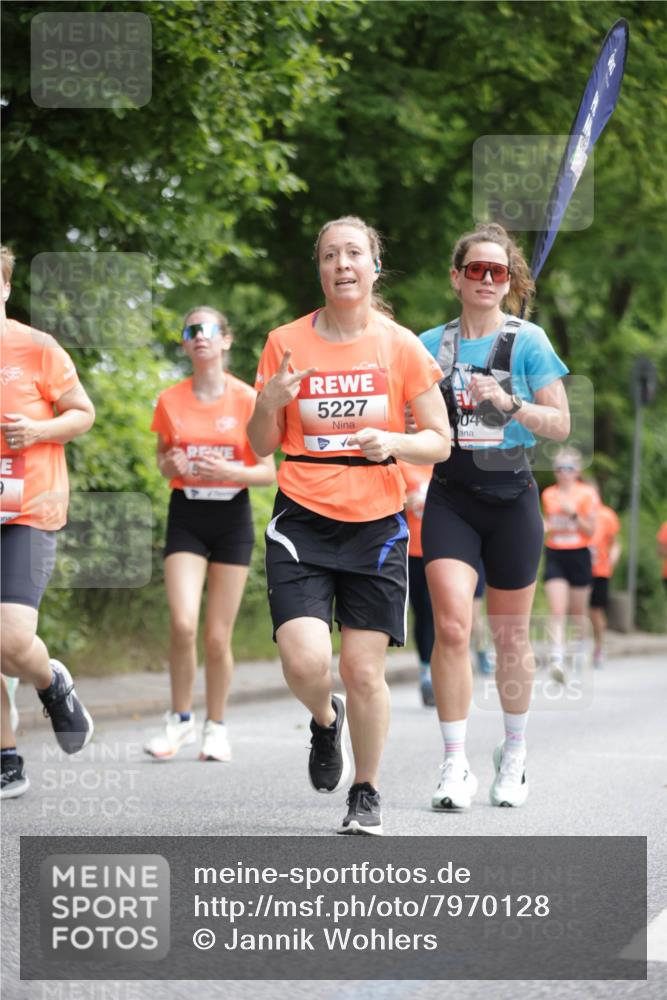 15.06.2025 - REWE Women's Run Jannik Wohlers http://msf.ph/oto/7970128 15.06.2025 10:05:13 Laufen 9, 5227, 04 meine-sportfotos.de