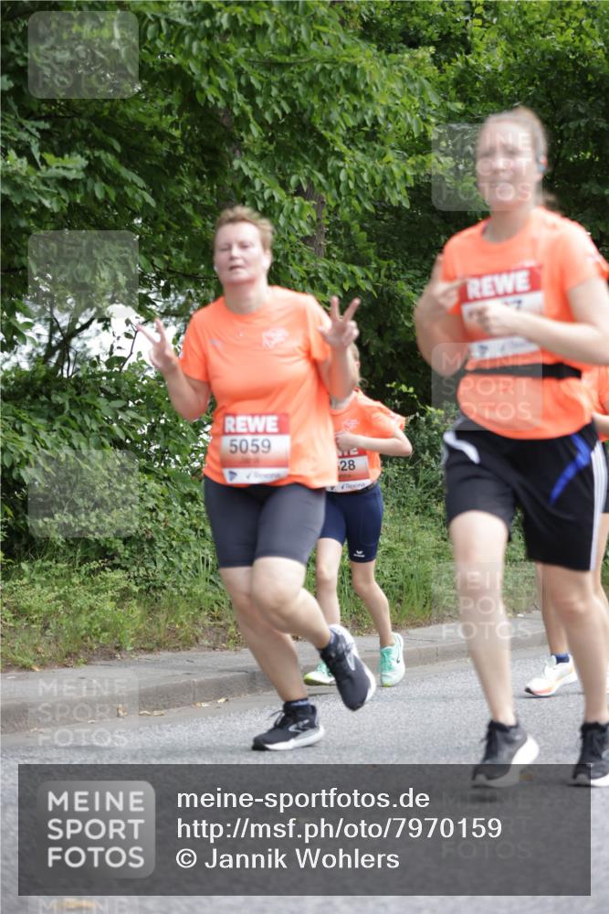 15.06.2025 - REWE Women's Run Jannik Wohlers http://msf.ph/oto/7970159 15.06.2025 10:05:15 Laufen 5059, 28, 77 meine-sportfotos.de