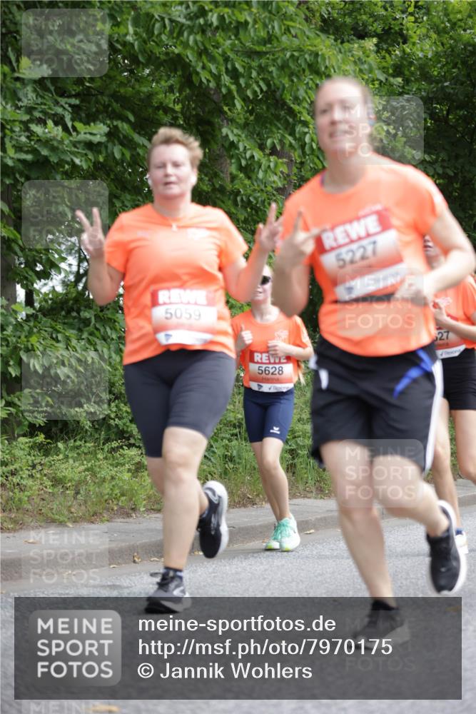 15.06.2025 - REWE Women's Run Jannik Wohlers http://msf.ph/oto/7970175 15.06.2025 10:05:15 Laufen 5059, 5227, 5628, 27 meine-sportfotos.de