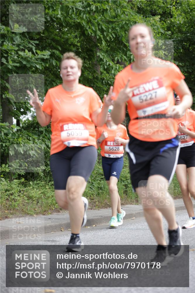 15.06.2025 - REWE Women's Run Jannik Wohlers http://msf.ph/oto/7970178 15.06.2025 10:05:15 Laufen 5059, 5227, 5628, 5627 meine-sportfotos.de