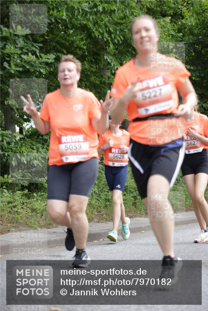 15.06.2025 - REWE Women's Run Jannik Wohlers http://msf.ph/oto/7970182 15.06.2025 10:05:15 Laufen 5059, 5628, 5227, 5627 meine-sportfotos.de