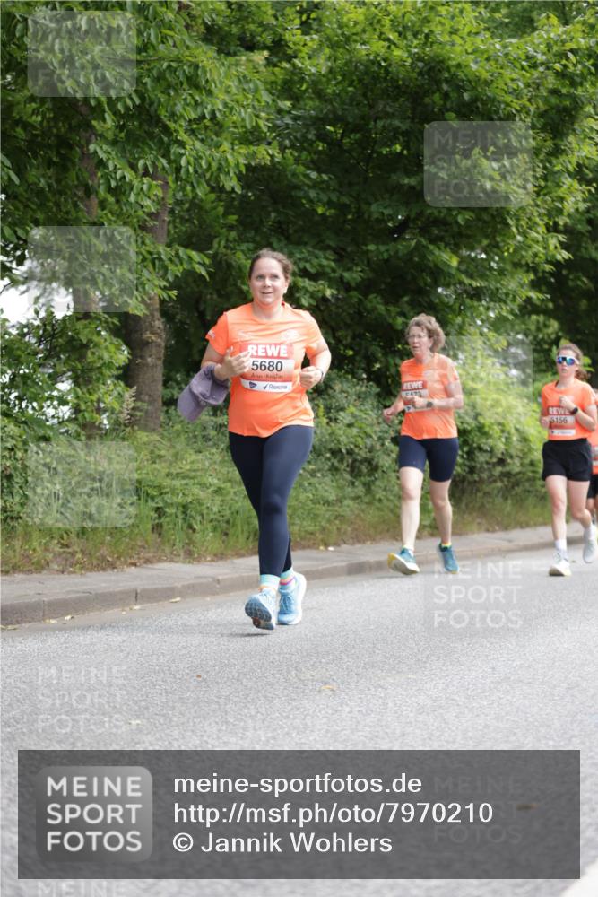 15.06.2025 - REWE Women's Run Jannik Wohlers http://msf.ph/oto/7970210 15.06.2025 10:05:18 Laufen 5680, 473, 5156 meine-sportfotos.de