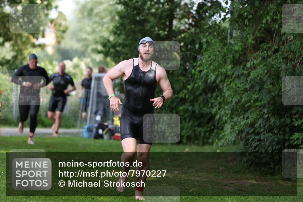 15.06.2025 - 7 Türme Triathlon Michael Strokosch http://msf.ph/oto/7970227 15.06.2025 12:57:39 Schwimmen 196, 709, 793, 837, 857, 926, 942, 944, 971, 986, 989, 1004, 1010, 1047, 1055, 1101, 1117, 1121, 1142, 1157 meine-sportfotos.de
