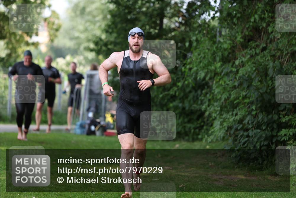 15.06.2025 - 7 Türme Triathlon Michael Strokosch http://msf.ph/oto/7970229 15.06.2025 12:57:39 Schwimmen 196, 709, 793, 837, 857, 926, 942, 944, 971, 986, 989, 1004, 1010, 1047, 1055, 1101, 1117, 1121, 1142, 1157 meine-sportfotos.de