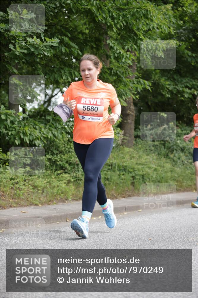 15.06.2025 - REWE Women's Run Jannik Wohlers http://msf.ph/oto/7970249 15.06.2025 10:05:18 Laufen 5680 meine-sportfotos.de