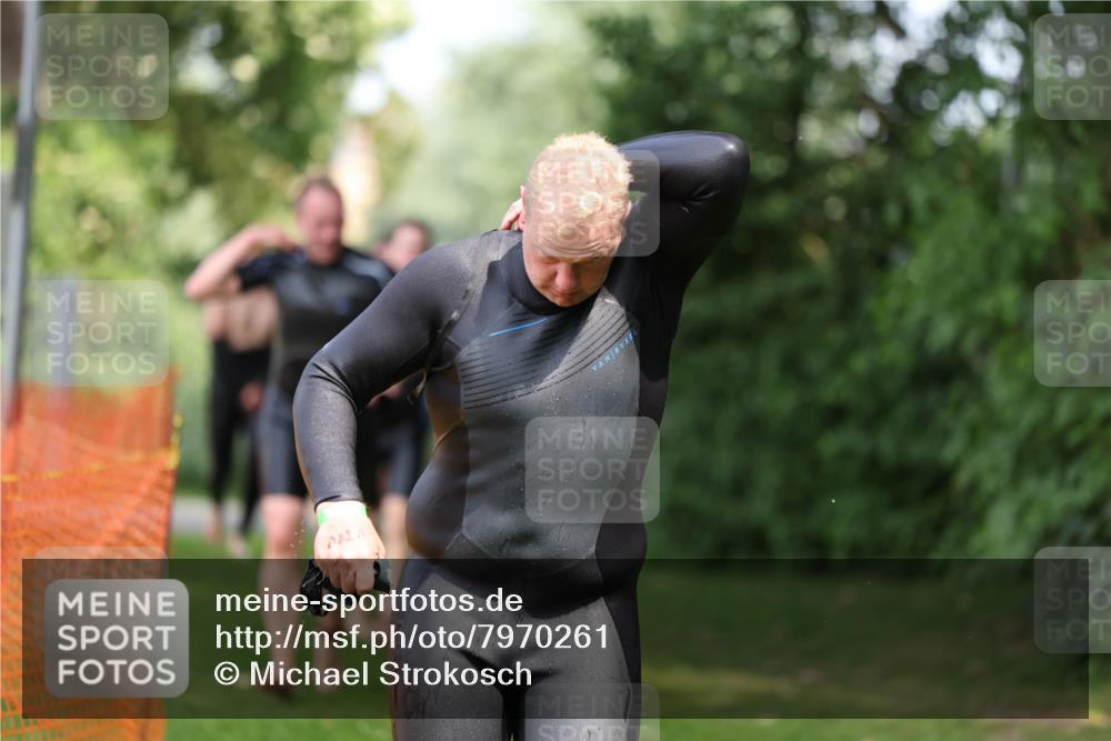 15.06.2025 - 7 Türme Triathlon Michael Strokosch http://msf.ph/oto/7970261 15.06.2025 12:57:44 Schwimmen 196, 709, 793, 837, 857, 926, 942, 944, 971, 986, 989, 1004, 1010, 1047, 1054, 1055, 1101, 1117, 1121, 1142, 1157 meine-sportfotos.de