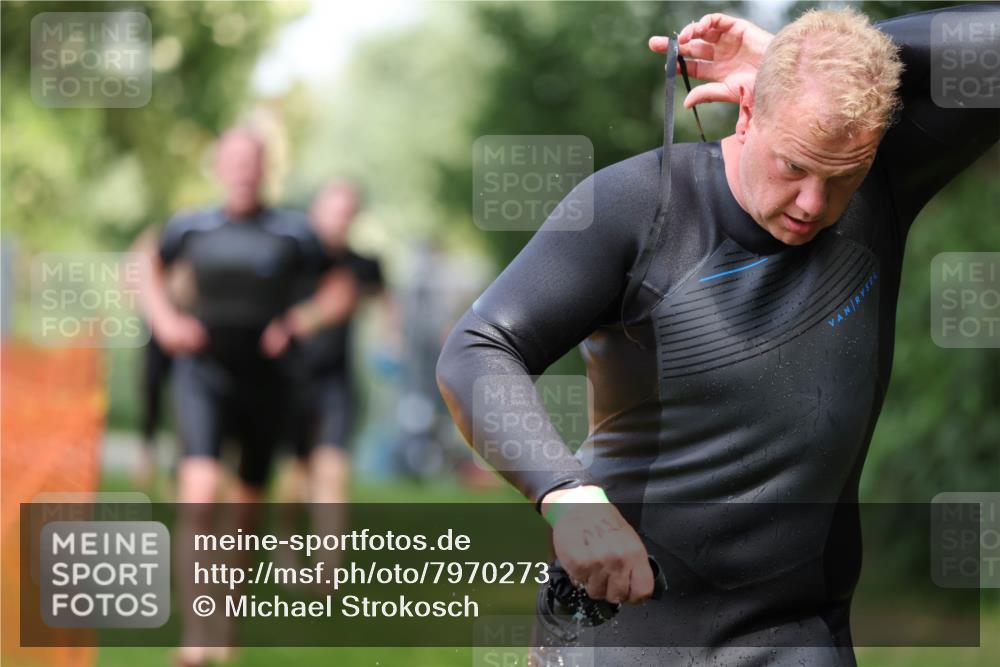 15.06.2025 - 7 Türme Triathlon Michael Strokosch http://msf.ph/oto/7970273 15.06.2025 12:57:45 Schwimmen 196, 709, 775, 793, 837, 857, 926, 942, 944, 971, 986, 989, 1004, 1010, 1047, 1054, 1055, 1101, 1117, 1121, 1142, 1157 meine-sportfotos.de