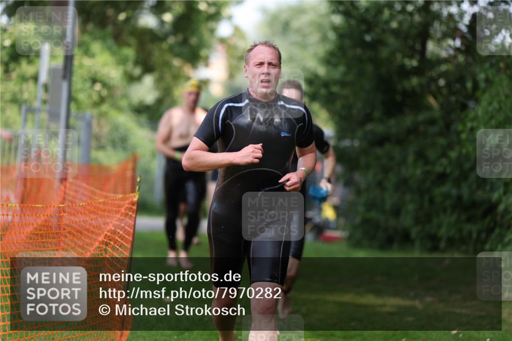 15.06.2025 - 7 Türme Triathlon Michael Strokosch http://msf.ph/oto/7970282 15.06.2025 12:57:46 Schwimmen 196, 775, 793, 837, 857, 926, 942, 944, 971, 986, 989, 1004, 1010, 1047, 1054, 1055, 1101, 1117, 1121, 1142, 1157 meine-sportfotos.de