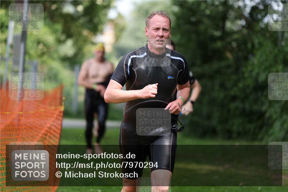 15.06.2025 - 7 Türme Triathlon Michael Strokosch http://msf.ph/oto/7970294 15.06.2025 12:57:46 Schwimmen 196, 775, 793, 837, 857, 926, 942, 944, 971, 986, 989, 1004, 1010, 1047, 1054, 1055, 1101, 1117, 1121, 1142, 1157 meine-sportfotos.de