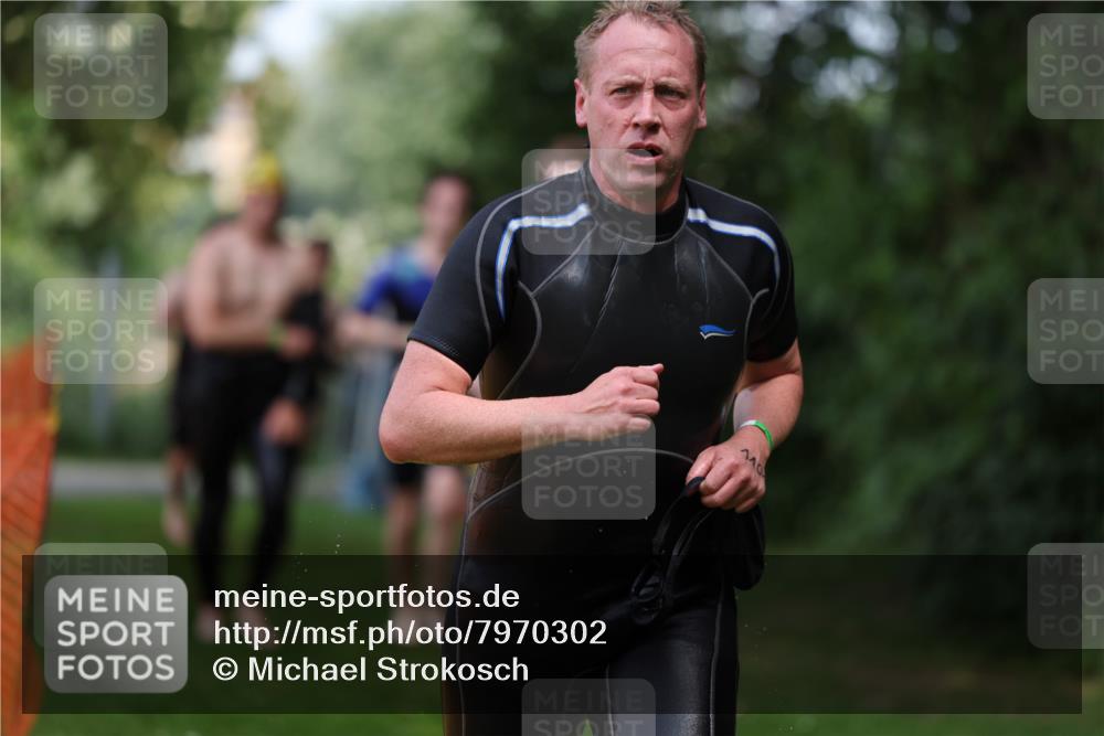 15.06.2025 - 7 Türme Triathlon Michael Strokosch http://msf.ph/oto/7970302 15.06.2025 12:57:47 Schwimmen 196, 775, 793, 837, 926, 942, 944, 971, 986, 989, 1004, 1010, 1047, 1054, 1101, 1117, 1121, 1157, 1193 meine-sportfotos.de