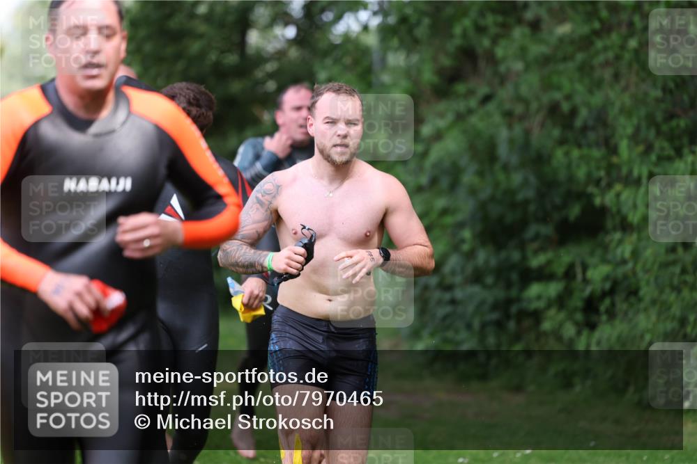 15.06.2025 - 7 Türme Triathlon Michael Strokosch http://msf.ph/oto/7970465 15.06.2025 12:58:04 Schwimmen 704, 717, 773, 775, 798, 853, 942, 956, 974, 1004, 1010, 1052, 1054, 1069, 1106, 1127, 1141, 1162, 1186, 1193 meine-sportfotos.de