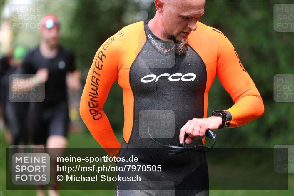 15.06.2025 - 7 Türme Triathlon Michael Strokosch http://msf.ph/oto/7970505 15.06.2025 12:58:07 Schwimmen 192, 704, 717, 773, 775, 798, 853, 956, 974, 1010, 1052, 1054, 1069, 1085, 1106, 1127, 1141, 1162, 1186, 1193 meine-sportfotos.de