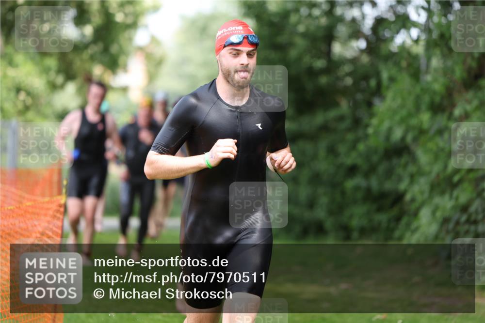 15.06.2025 - 7 Türme Triathlon Michael Strokosch http://msf.ph/oto/7970511 15.06.2025 12:58:08 Schwimmen 192, 704, 717, 773, 775, 795, 798, 853, 956, 974, 1052, 1054, 1069, 1085, 1106, 1127, 1141, 1162, 1186, 1193 meine-sportfotos.de