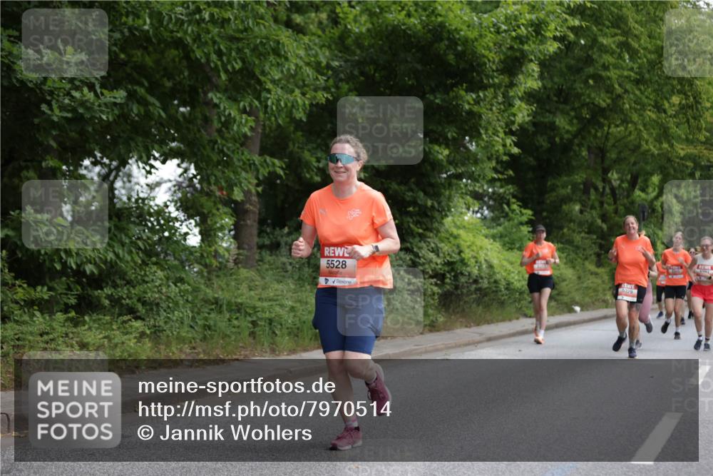 15.06.2025 - REWE Women's Run Jannik Wohlers http://msf.ph/oto/7970514 15.06.2025 10:05:34 Laufen 5528, 5329 meine-sportfotos.de