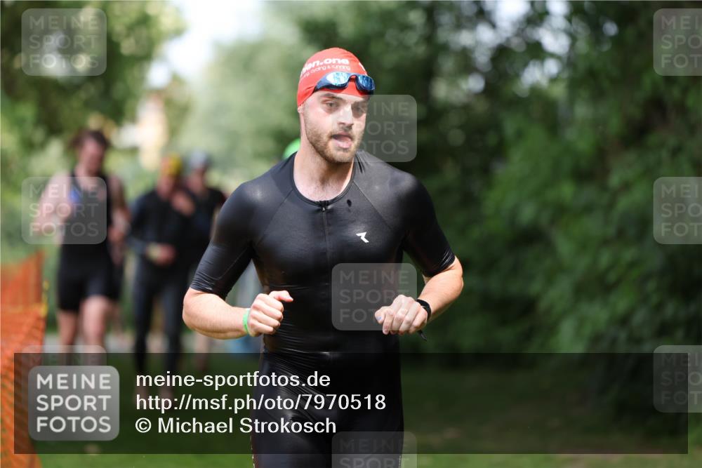 15.06.2025 - 7 Türme Triathlon Michael Strokosch http://msf.ph/oto/7970518 15.06.2025 12:58:09 Schwimmen 192, 704, 717, 773, 775, 795, 798, 853, 956, 974, 1052, 1054, 1069, 1085, 1106, 1127, 1141, 1162, 1186, 1193 meine-sportfotos.de