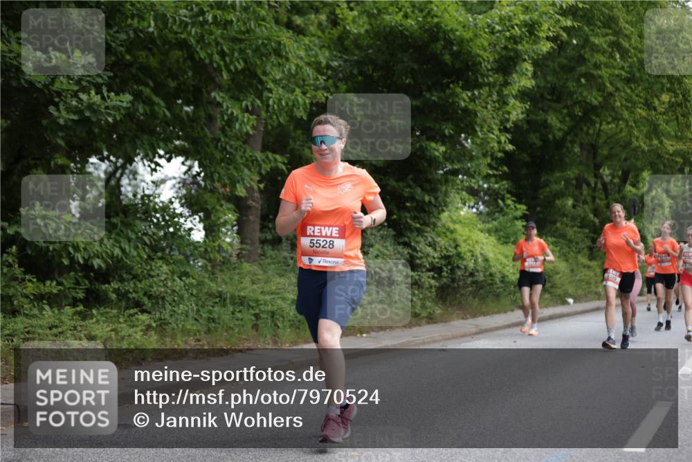 15.06.2025 - REWE Women's Run Jannik Wohlers http://msf.ph/oto/7970524 15.06.2025 10:05:35 Laufen 5528 meine-sportfotos.de