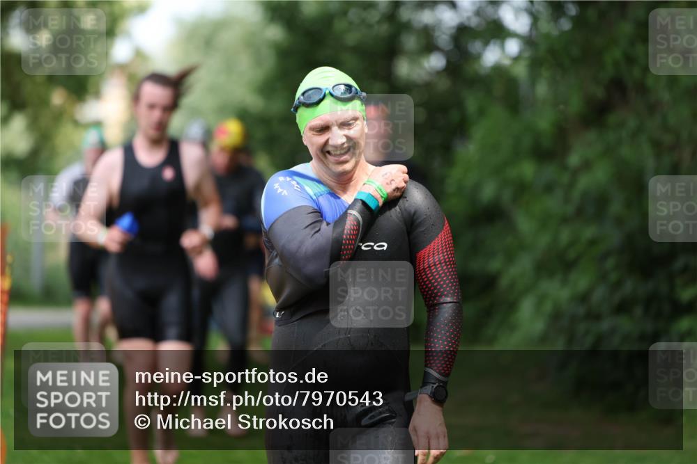 15.06.2025 - 7 Türme Triathlon Michael Strokosch http://msf.ph/oto/7970543 15.06.2025 12:58:11 Schwimmen 192, 704, 717, 773, 775, 795, 798, 815, 853, 938, 956, 974, 1052, 1059, 1069, 1085, 1106, 1127, 1141, 1162, 1186, 1193 meine-sportfotos.de