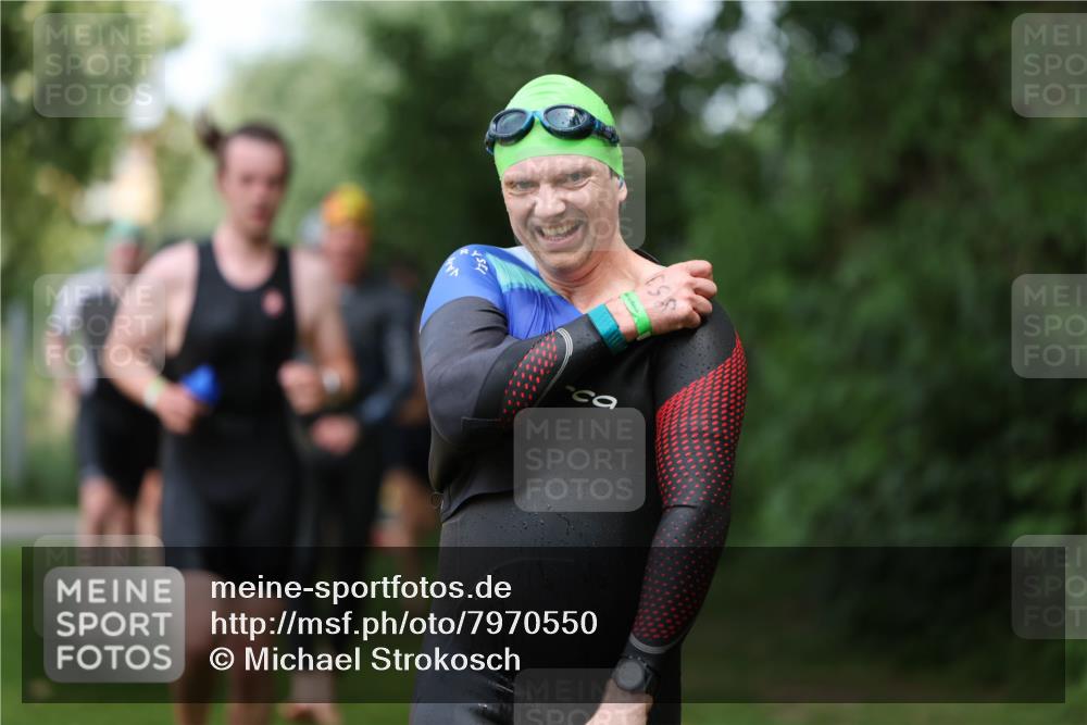 15.06.2025 - 7 Türme Triathlon Michael Strokosch http://msf.ph/oto/7970550 15.06.2025 12:58:11 Schwimmen 192, 704, 717, 773, 775, 795, 798, 815, 853, 938, 956, 974, 1052, 1059, 1069, 1085, 1106, 1127, 1141, 1162, 1186, 1193 meine-sportfotos.de
