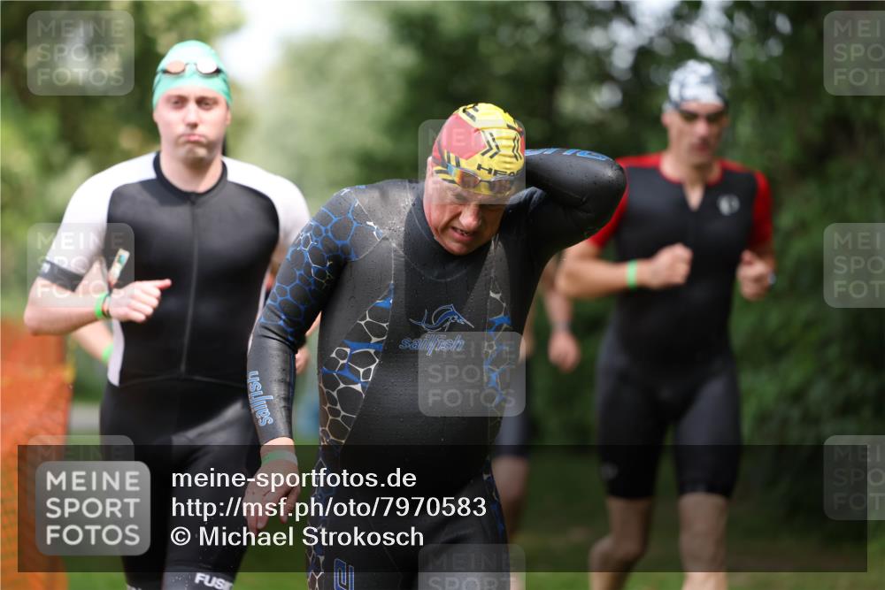 15.06.2025 - 7 Türme Triathlon Michael Strokosch http://msf.ph/oto/7970583 15.06.2025 12:58:15 Schwimmen 192, 704, 717, 773, 775, 794, 795, 798, 815, 853, 935, 938, 956, 974, 1044, 1052, 1059, 1069, 1085, 1106, 1127, 1141, 1143, 1162, 1186, 1187, 1193 meine-sportfotos.de