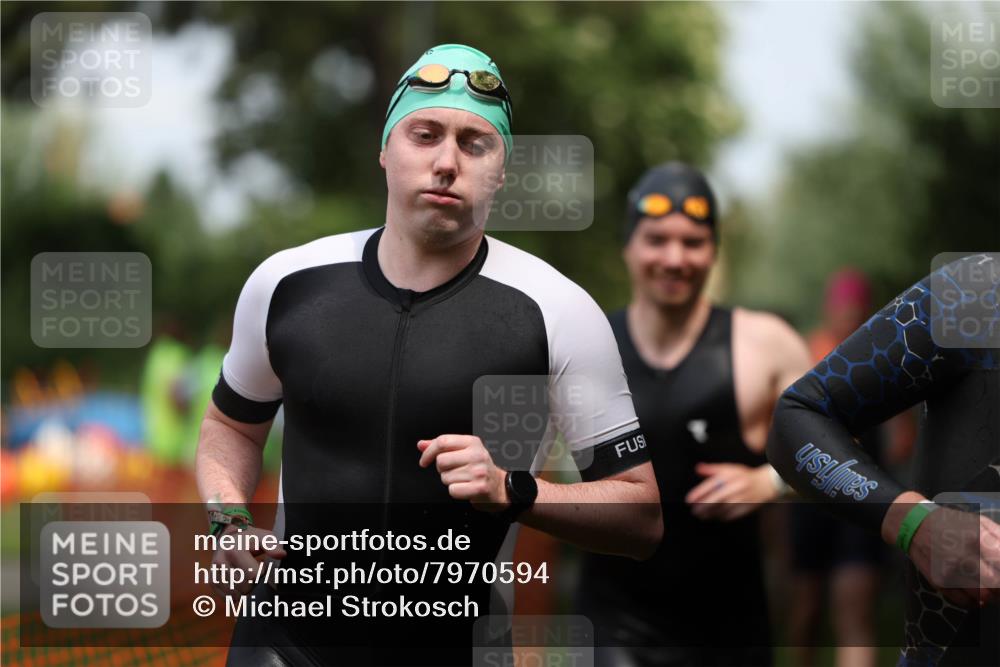15.06.2025 - 7 Türme Triathlon Michael Strokosch http://msf.ph/oto/7970594 15.06.2025 12:58:16 Schwimmen 192, 704, 717, 773, 794, 795, 798, 807, 815, 853, 935, 938, 956, 974, 1044, 1052, 1059, 1069, 1085, 1102, 1106, 1127, 1141, 1143, 1162, 1186, 1187, 1193 meine-sportfotos.de