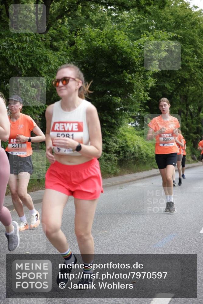 15.06.2025 - REWE Women's Run Jannik Wohlers http://msf.ph/oto/7970597 15.06.2025 10:05:39 Laufen 5311, 5281, 5365 meine-sportfotos.de