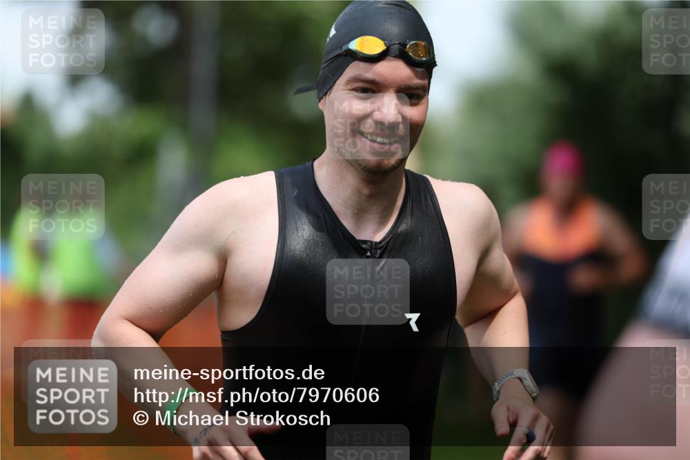 15.06.2025 - 7 Türme Triathlon Michael Strokosch http://msf.ph/oto/7970606 15.06.2025 12:58:17 Schwimmen 192, 704, 717, 773, 794, 795, 798, 807, 815, 853, 935, 938, 956, 974, 1044, 1052, 1059, 1069, 1085, 1102, 1106, 1127, 1141, 1143, 1146, 1162, 1186, 1187, 1193 meine-sportfotos.de