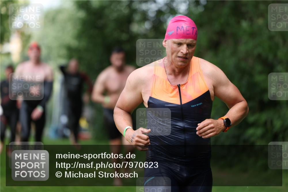 15.06.2025 - 7 Türme Triathlon Michael Strokosch http://msf.ph/oto/7970623 15.06.2025 12:58:19 Schwimmen 192, 704, 717, 773, 794, 795, 798, 807, 815, 832, 853, 899, 935, 938, 956, 974, 1044, 1052, 1059, 1069, 1085, 1102, 1106, 1127, 1141, 1143, 1146, 1162, 1187 meine-sportfotos.de