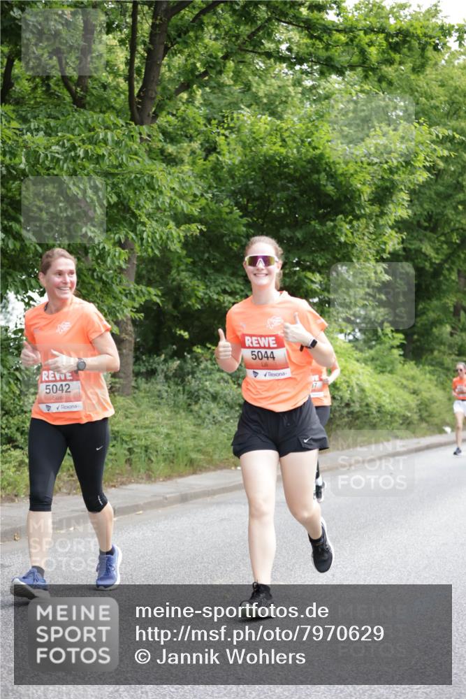 15.06.2025 - REWE Women's Run Jannik Wohlers http://msf.ph/oto/7970629 15.06.2025 10:05:45 Laufen 5042, 5044, 37 meine-sportfotos.de