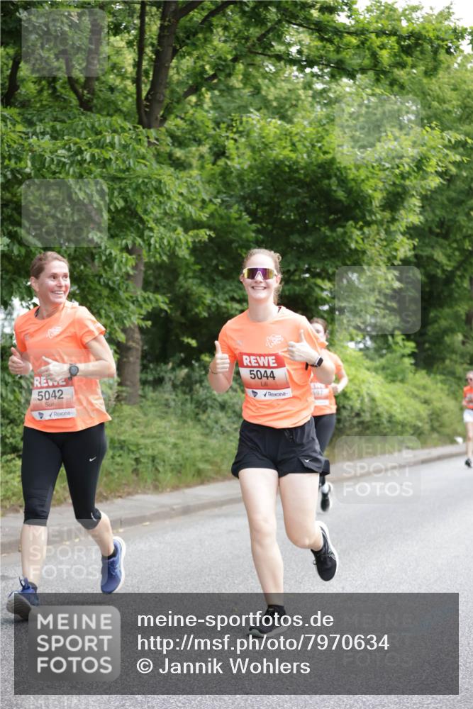 15.06.2025 - REWE Women's Run Jannik Wohlers http://msf.ph/oto/7970634 15.06.2025 10:05:45 Laufen 5042, 5044 meine-sportfotos.de