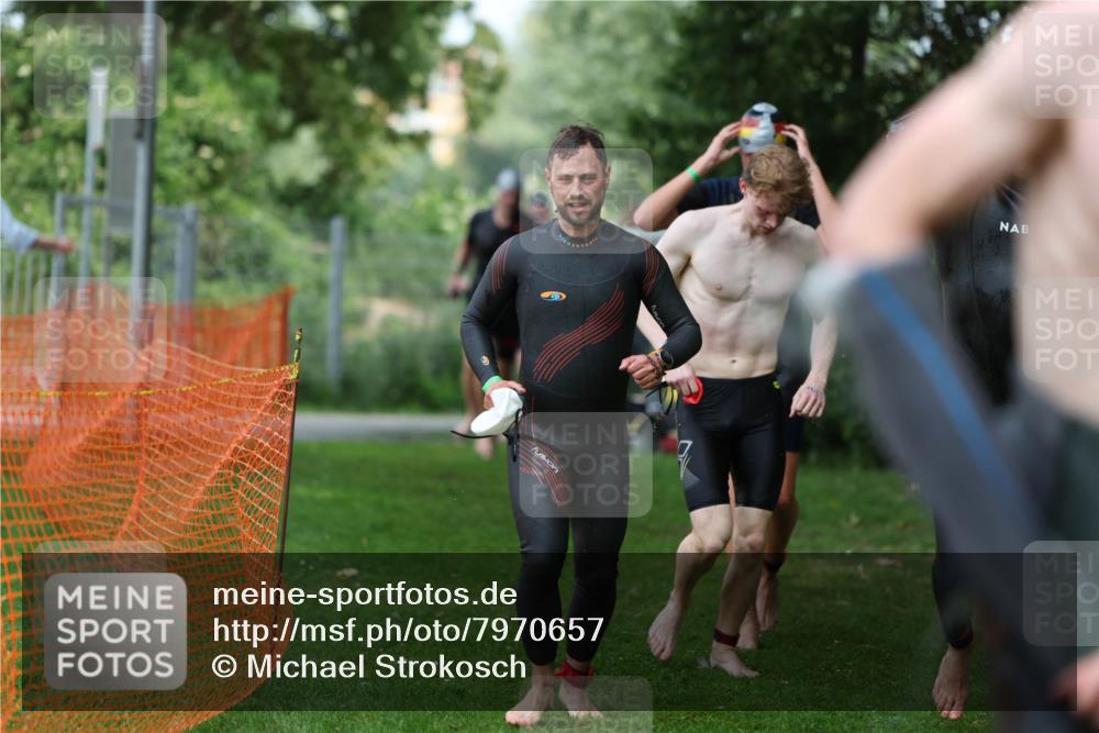 15.06.2025 - 7 Türme Triathlon Michael Strokosch http://msf.ph/oto/7970657 15.06.2025 12:58:24 Schwimmen 192, 717, 739, 773, 794, 795, 798, 807, 815, 832, 899, 935, 938, 956, 974, 1007, 1044, 1052, 1059, 1085, 1102, 1106, 1127, 1141, 1143, 1146, 1162, 1180, 1187 meine-sportfotos.de