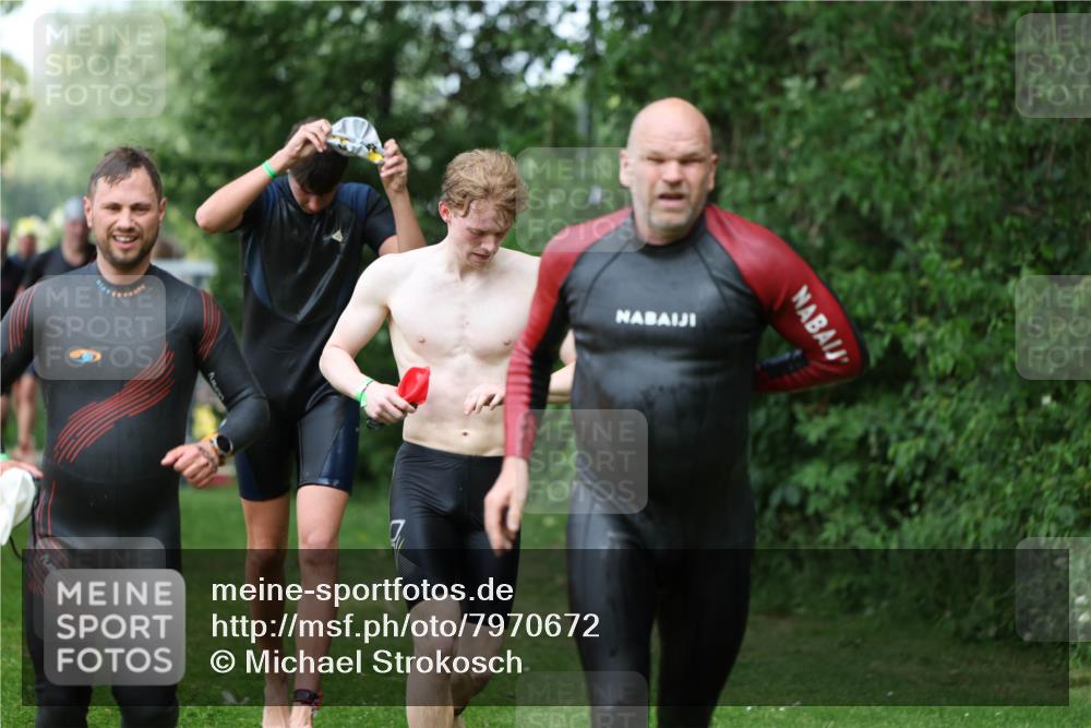15.06.2025 - 7 Türme Triathlon Michael Strokosch http://msf.ph/oto/7970672 15.06.2025 12:58:25 Schwimmen 192, 717, 739, 773, 794, 795, 798, 807, 815, 832, 899, 935, 938, 974, 1007, 1044, 1052, 1059, 1085, 1102, 1106, 1127, 1141, 1143, 1146, 1162, 1180, 1187 meine-sportfotos.de