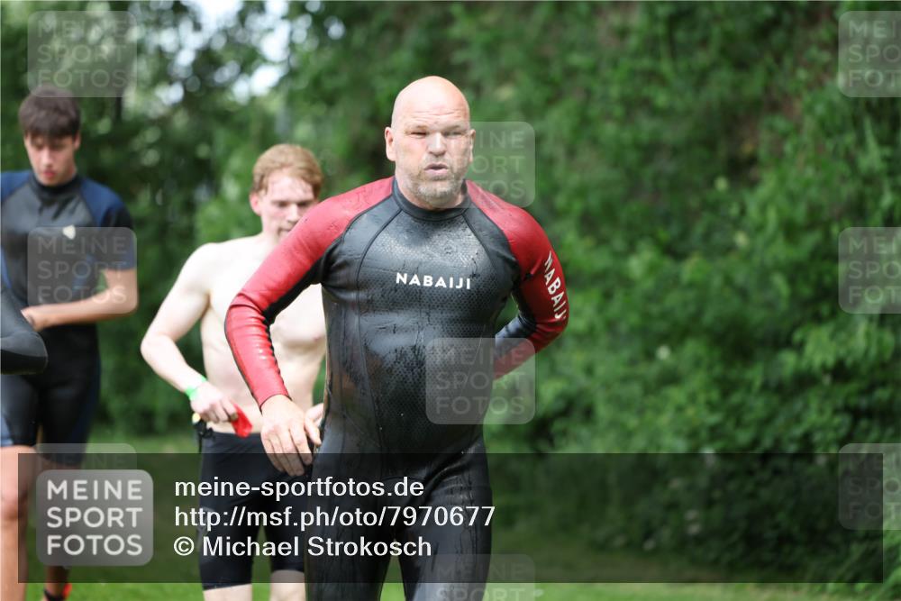 15.06.2025 - 7 Türme Triathlon Michael Strokosch http://msf.ph/oto/7970677 15.06.2025 12:58:25 Schwimmen 192, 717, 739, 773, 794, 795, 798, 807, 815, 832, 899, 935, 938, 974, 1007, 1044, 1052, 1059, 1085, 1102, 1106, 1127, 1141, 1143, 1146, 1162, 1180, 1187 meine-sportfotos.de