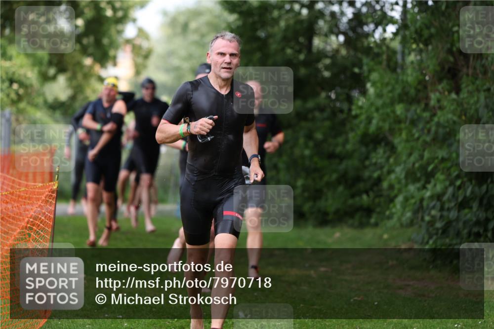 15.06.2025 - 7 Türme Triathlon Michael Strokosch http://msf.ph/oto/7970718 15.06.2025 12:58:29 Schwimmen 192, 717, 739, 773, 794, 795, 798, 807, 815, 832, 899, 935, 938, 1007, 1044, 1059, 1085, 1102, 1106, 1143, 1146, 1180, 1187 meine-sportfotos.de