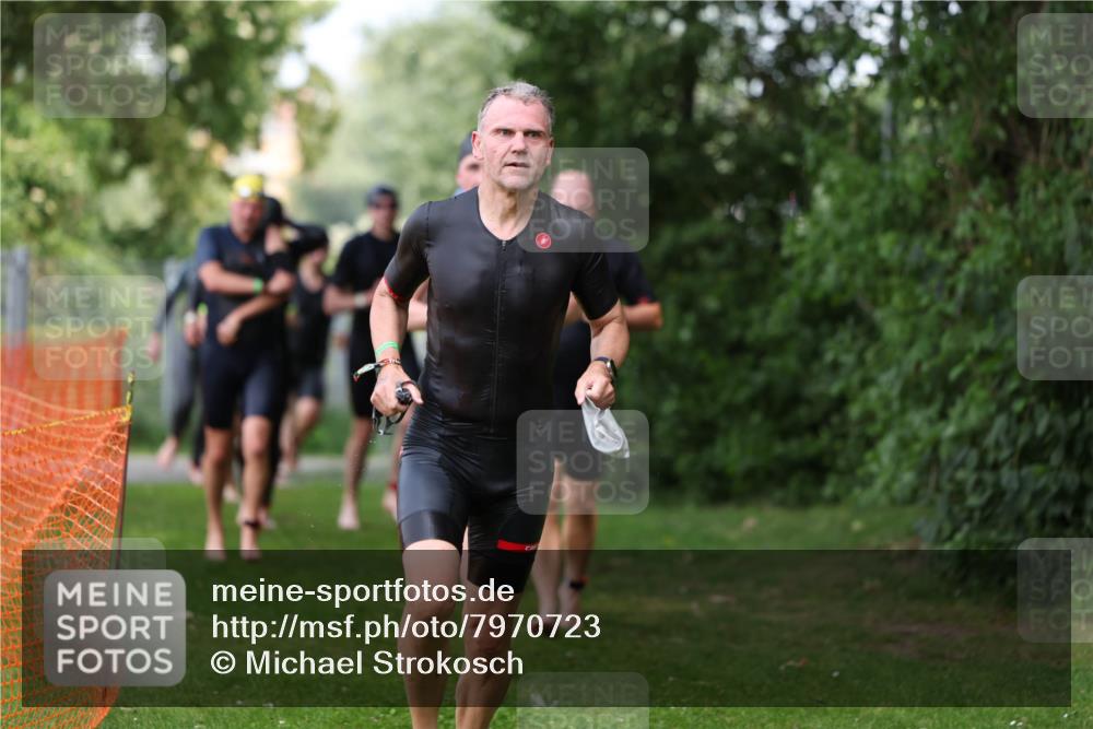 15.06.2025 - 7 Türme Triathlon Michael Strokosch http://msf.ph/oto/7970723 15.06.2025 12:58:29 Schwimmen 192, 717, 739, 773, 794, 795, 798, 807, 815, 832, 899, 935, 938, 1007, 1044, 1059, 1085, 1102, 1106, 1143, 1146, 1180, 1187 meine-sportfotos.de