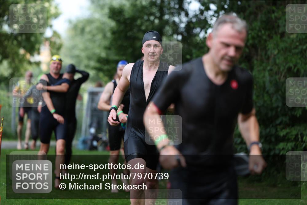 15.06.2025 - 7 Türme Triathlon Michael Strokosch http://msf.ph/oto/7970739 15.06.2025 12:58:31 Schwimmen 192, 739, 773, 794, 795, 807, 815, 832, 899, 935, 938, 1007, 1044, 1059, 1085, 1102, 1106, 1143, 1146, 1180, 1187 meine-sportfotos.de