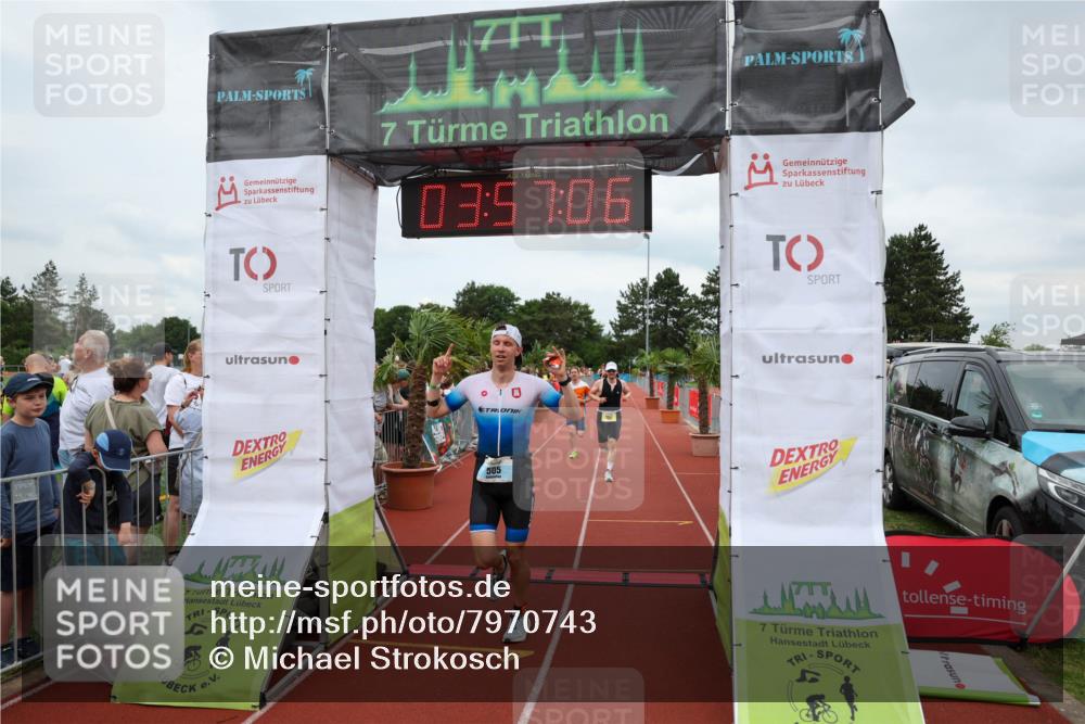 15.06.2025 - 7 Türme Triathlon Michael Strokosch http://msf.ph/oto/7970743 15.06.2025 13:57:06 Ziel 505, 950, 1052 meine-sportfotos.de