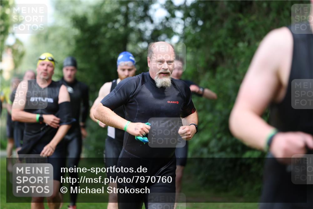 15.06.2025 - 7 Türme Triathlon Michael Strokosch http://msf.ph/oto/7970760 15.06.2025 12:58:33 Schwimmen 192, 739, 794, 795, 807, 815, 832, 884, 899, 935, 938, 1005, 1007, 1044, 1057, 1059, 1085, 1102, 1143, 1146, 1168, 1180, 1187 meine-sportfotos.de